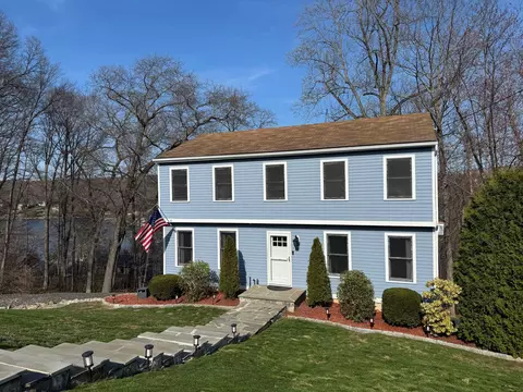 53 Clearview Dr, Brookfield, CT 06804