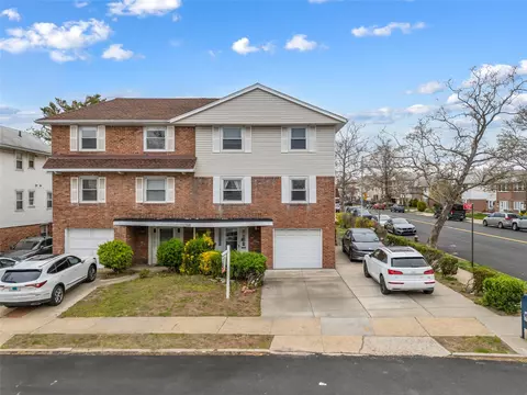 22617 59th Ave, New York, NY 11364