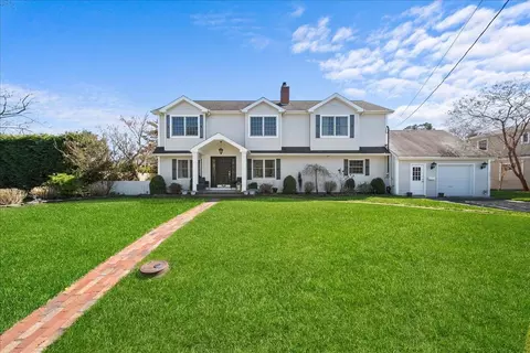 134 Dartmouth Rd, Massapequa, NY 11758