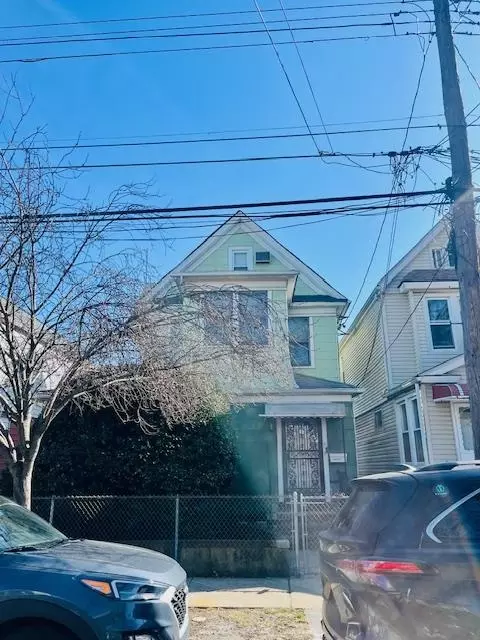 10145 116th St, South Richmond Hill, NY 11419