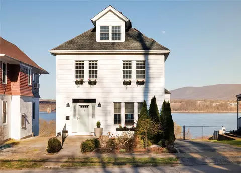 326 N Montgomery St, Newburgh, NY 12550