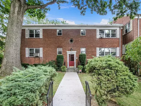 2242 Palmer Ave #3C, New Rochelle, NY 10801
