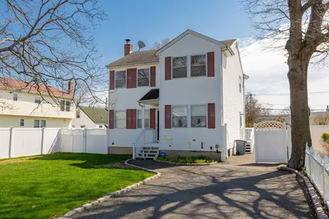 390 46th St, Copiague, NY 11726