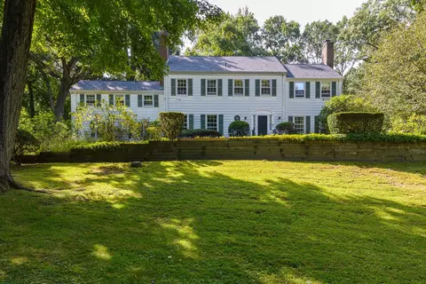 36 The Gln, Locust Valley, NY 11560