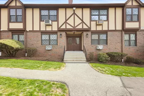 398 Sierra Vista Ln, Clarkstown, NY 10989