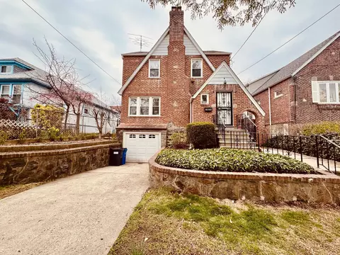 1839 Yates Ave, New York, NY 10461