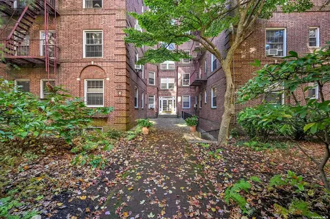 117-01 Park Ln S #D2N, Kew Gardens, NY 11415