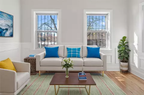 3926 Murdock Ave, New York, NY 10466