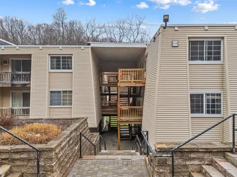 422 Fox Run Ln, Carmel, NY 10512