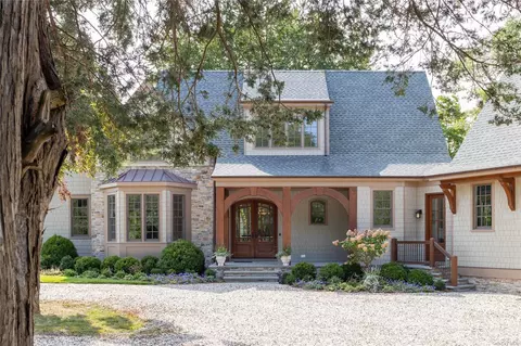 104 S Ferry Rd, Shelter Island, NY 11964