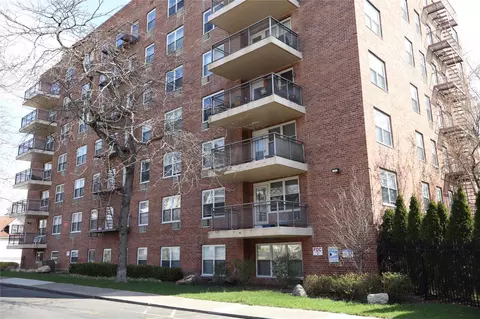 30 S Cole Ave #LD, Ramapo, NY 10977