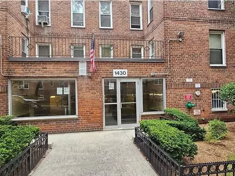 1430 Thieriot Ave #1M, New York, NY 10460