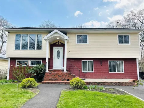 29 Leonard Pl, Amityville, NY 11701