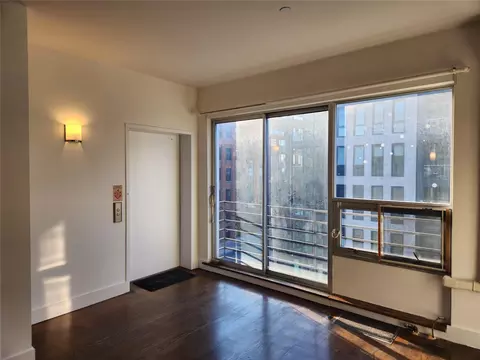 15 Roebling St #4A, Brooklyn, NY 11211