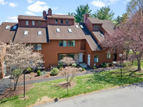 116 Swan Ln, Poughkeepsie, NY 12603