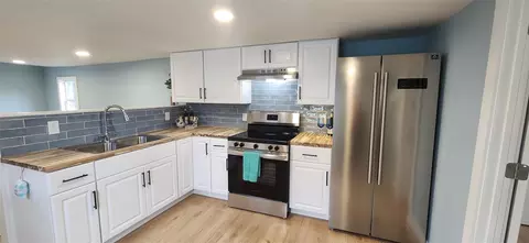 33 Debra Ct, Poughkeepsie, NY 12601