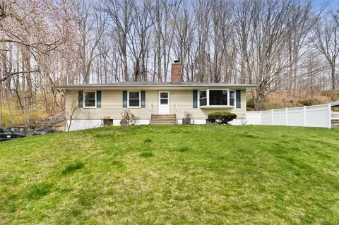 50 Red Mill Rd, Cortlandt, NY 10567