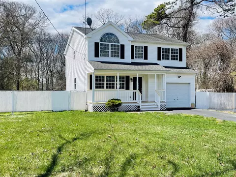 290 Cypress Dr, Mastic Beach, NY 11951