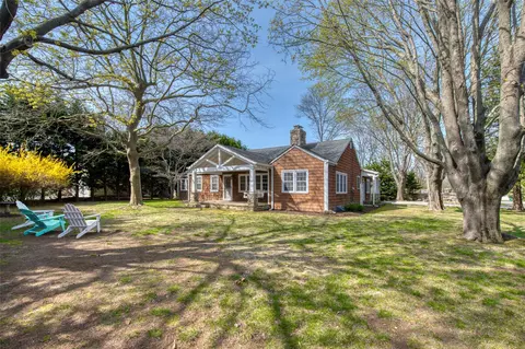 555 Three Waters Ln, Orient, NY 11957