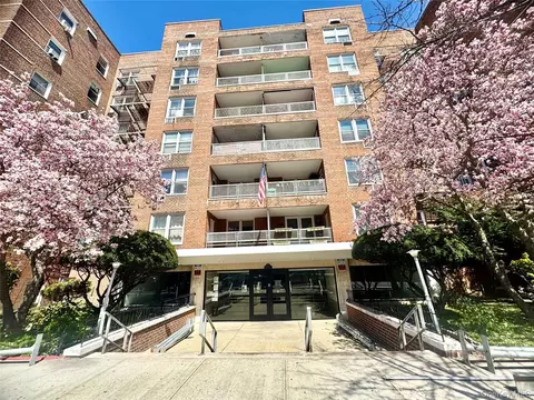 60-11 Broadway #4C, Woodside, NY 11377