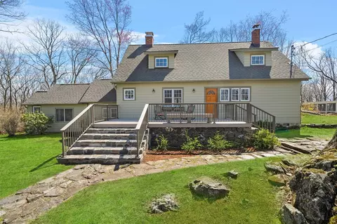 1024 Hillcrest St, Yorktown, NY 10598