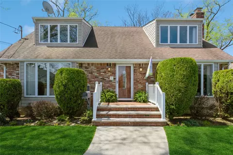 1 Cedar Rd, Malverne, NY 11565