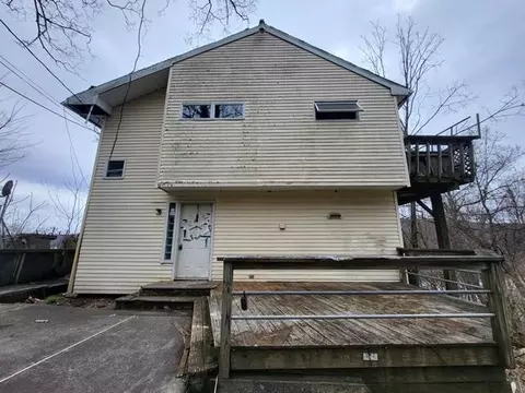 66 Indian Trl N, Greenwood Lake, NY 10925