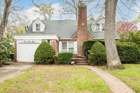 448 Coolidge St, West Hempstead, NY 11552