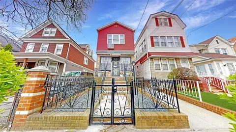 954 E 39th St, Brooklyn, NY 11210