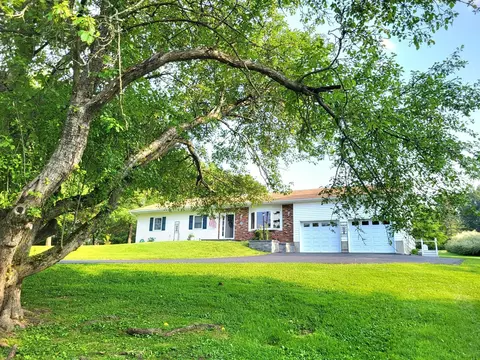 49 Houtman Dr, Walden, NY 12586