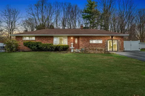 203 Hy Vue Cir, Newburgh, NY 12550