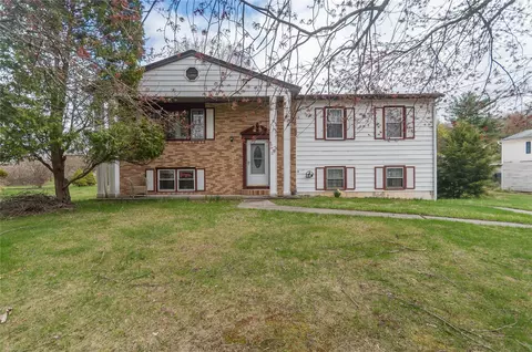 17 Sabra Ln, Wappinger, NY 12590