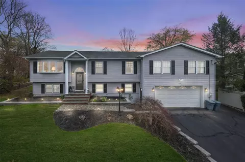 218 Newport Ave, Orangetown, NY 10983