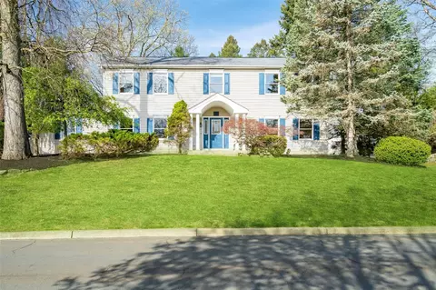 17 Sloane Ct, Stony Point, NY 10980
