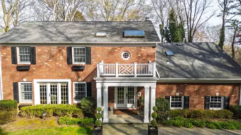22 Richbourne Ln, Melville, NY 11747