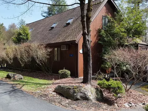 4 Water Lilly Ln, Thompson, NY 12701