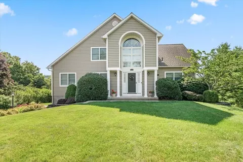 190 Windsor Rd, Fishkill, NY 12524