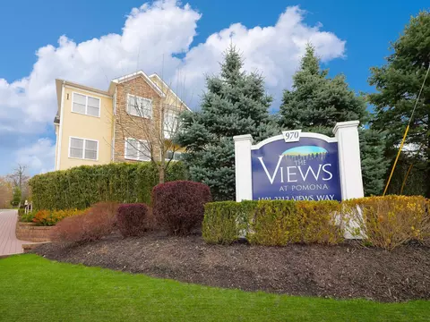 2306 Views Way, Ramapo, NY 10970