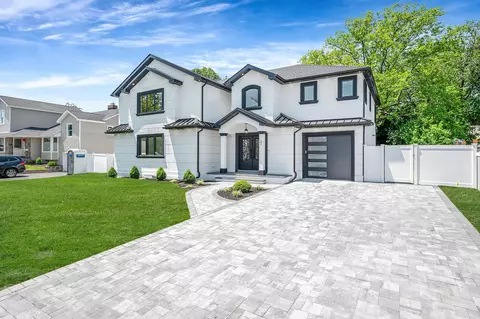 51 Maytime Dr, Jericho, NY 11753