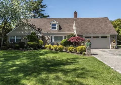 403 Titus Way, North Hempstead, NY 11596