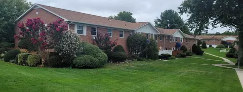 460 Old Town Rd #28N, Port Jefferson Station, NY 11776