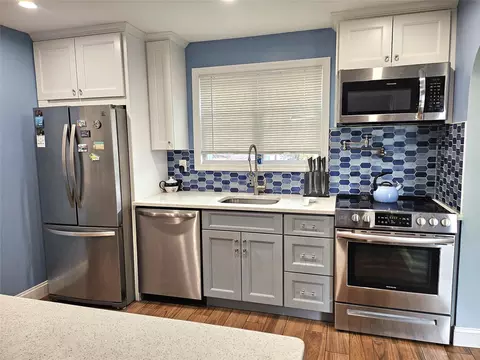 132-29 Brookville Blvd, New York, NY 11422