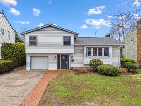 26 Old Country Rd, Garden City, NY 11530