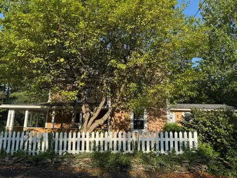 70 Mill Road Ext, Hyde Park, NY 12538
