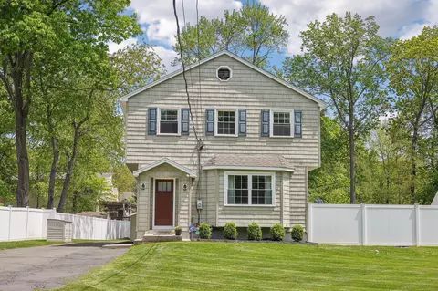 166 Red Hill Rd, Clarkstown, NY 10956