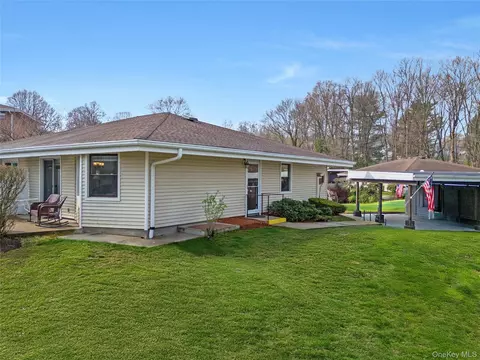 32 Cambridge Ct #A, Yorktown, NY 10598