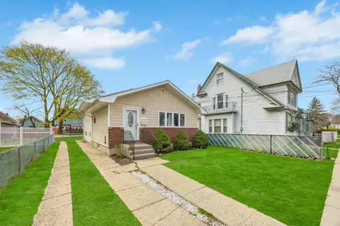 30 Oakland St, Hempstead, NY 11550