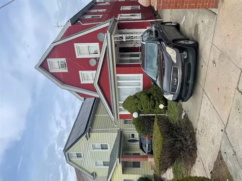 10925 208th St, New York, NY 11429