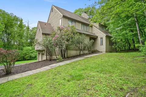 48 Sabbath Day Hill Rd, Lewisboro, NY 10590
