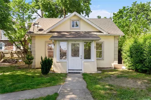 45 Dehnhoff Ave, Freeport, NY 11520